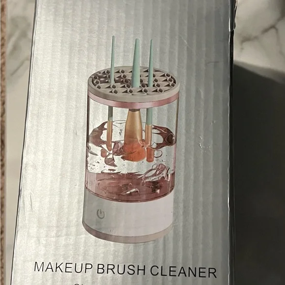 Electric Makeup Brush Cleaner with Gold Accents NWT - Picture 4 of 4